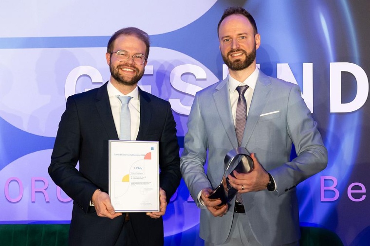 Dr. Dominik Grieb (r.) und Dr. Frederik Boxberg gewinnen den Sana...