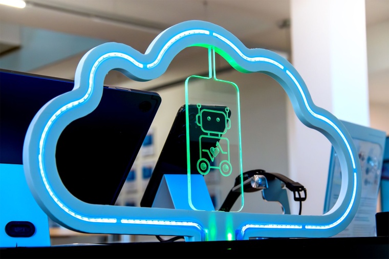 Am Exponat des Projekts Neighborhood Diagnostics zeigt das Fraunhofer ZDD...