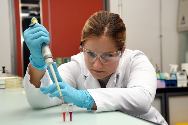 In den Empa-Labors wird an Antibiotikaresistenz-Sensoren gearbeitet, deren...