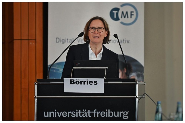 Tagungspräsidentin Prof. Dr. Dr. Melanie Börries vom Uniklinikum Freiburg...