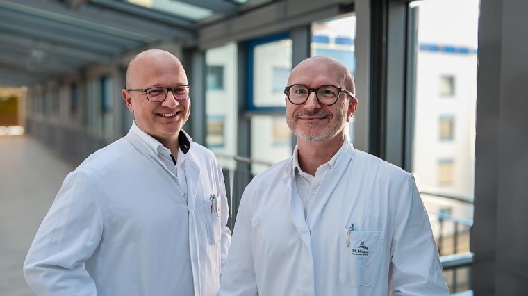 Mit Sven Göbel (links) und Christoph Kosok (rechts) übernehmen wir zwei...