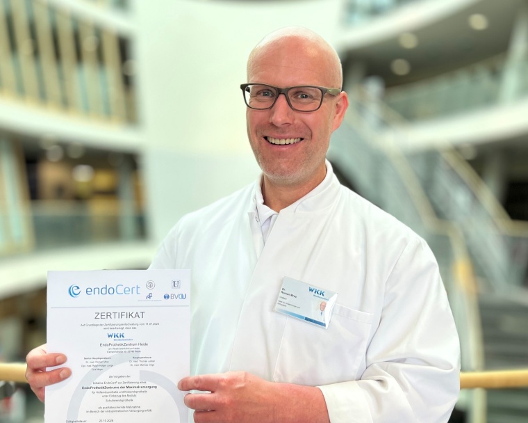 Dr. Roman Mroz, Chefarzt der Klinik für Unfallchirurgie und Orthopädie sowie...