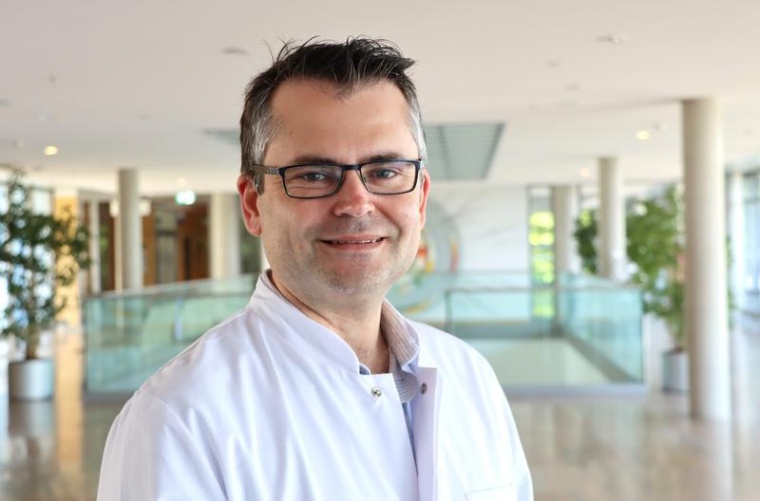 Prof. Dr. Elion Hoxha ist neuer Leiter des Schwerpunktes Nephrologie am...