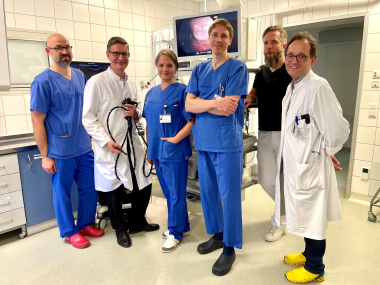 (v. l.): Das Team der Endoskopieabteilung der Medizinischen Klinik I freut sich...