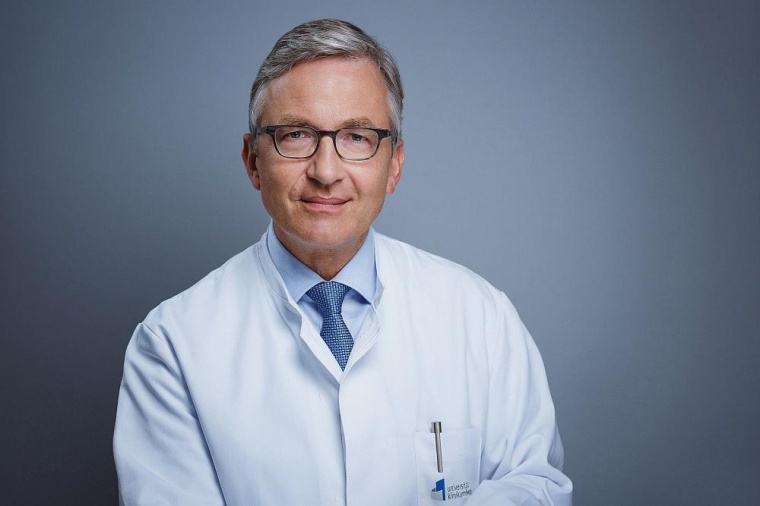 Prof. Frank G. Holz, Direktor der Augenklinik des UKB, wurde auf der...