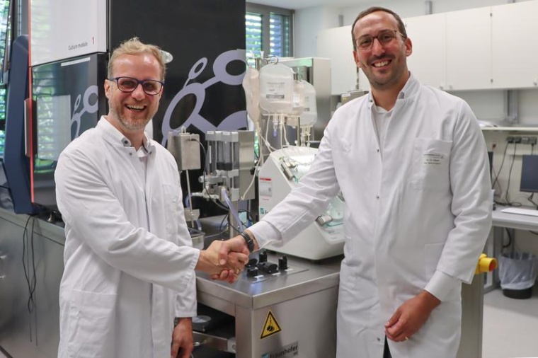 Produktionsstart direkt am Ort der Behandlung: Prof. Dr. Michael Hudecek,...