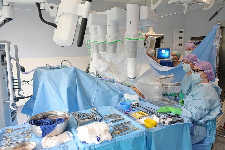 Das Da-Vinci-Operationssystem kombiniert die Vorteile der minimalinvasiven...