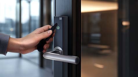 Mithilfe der intuitiven Verwaltungssoftware blueControl können Zutritte...