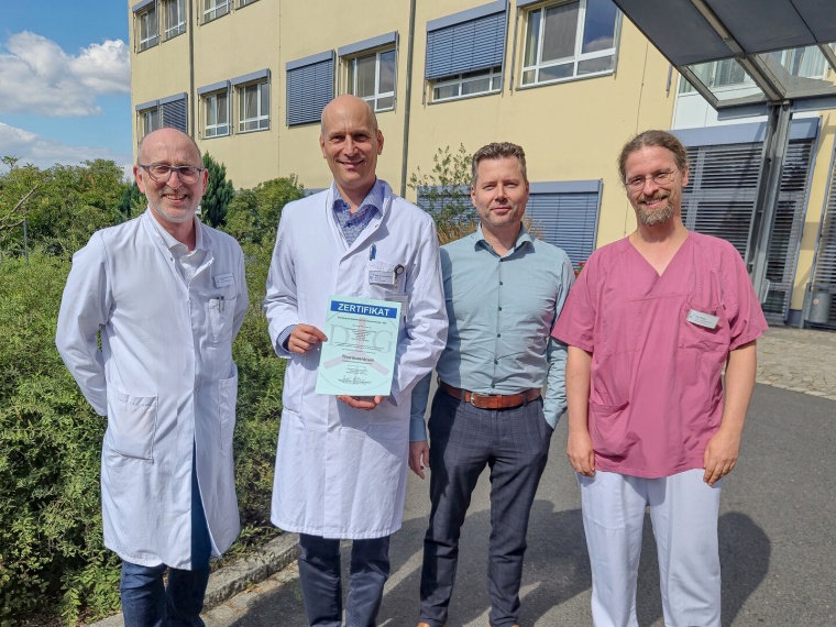 v.l.: Prof. Dr. Koschel, Professor Dr. Plönes, Geschäftsführer Torsten...