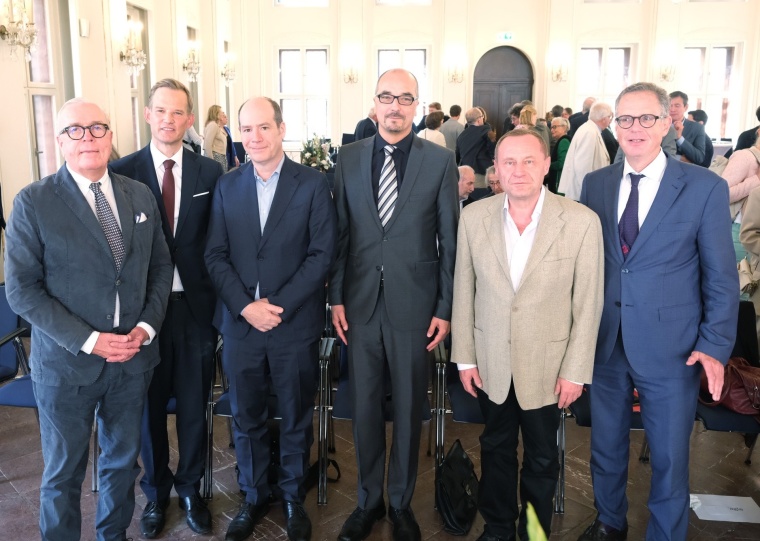 (v. l. n. r.) Hartmannbund-Vorsitzender Dr. Klaus Reinhardt, Prof. Dr. Hendrik...