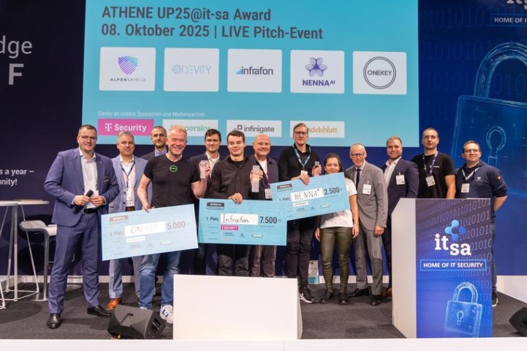 Preisträger und Jury beim Athene Startup Award UP25@it-sa. Foto:...