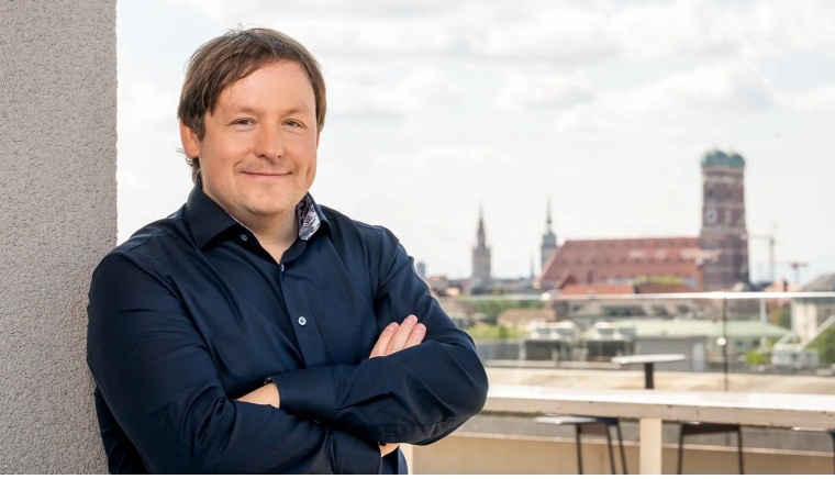 Der Biowissenschaftler Thomas Schlichthärle kommt von der University of...