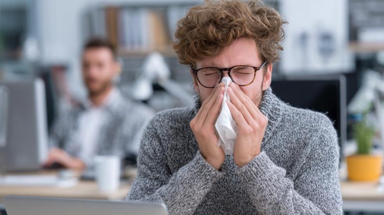 Dass Ansteckungsrisiko steigt, wenn Kolleginnen und Kollegen krank ins Büro...
