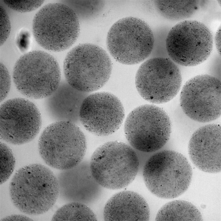 Hier sind (stark vergrößert) Nanoroboter zu sehen, die millionenfach auf...