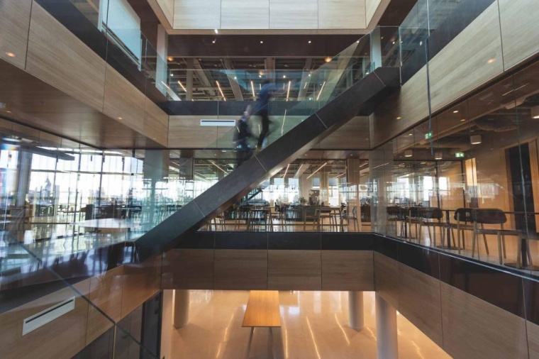 Das Schließsystem blueEvo von Winkhaus bietet NIS-2-konforme Sicherheit für...