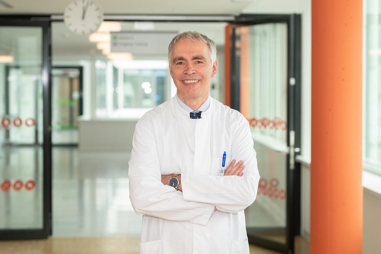 Nach fast einem Vierteljahrhundert am UKB verabschiedet sich Prof. Johannes...