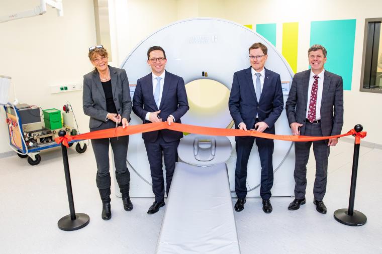 Offizieller Start des ersten Total-Body-PET/CT-Systems in Deutschland:...