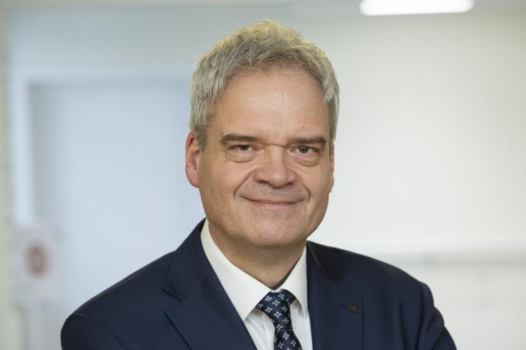 Dr. Frank Trösch wird neuer Chefarzt der Klinik für Gefäßchirurgie und...