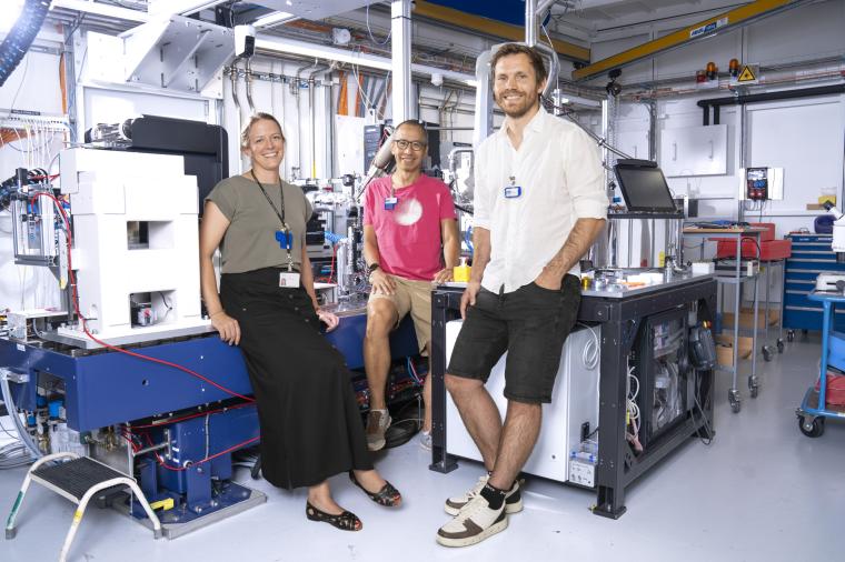 Marianne Liebi, Meitian Wang und Christian Appel (v.l.n.r.) an der Synchrotron...