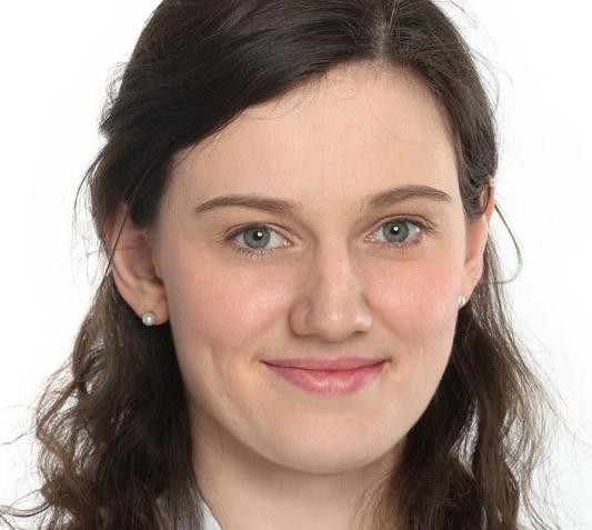 Prof. Dr. Laura Hinze