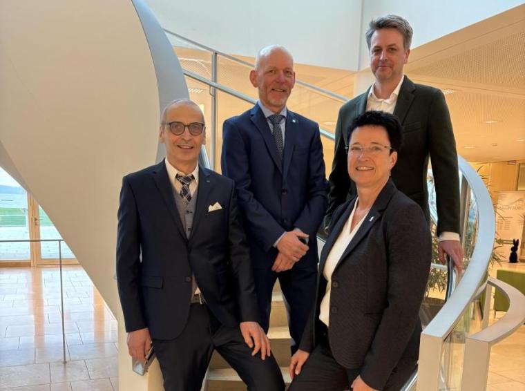 (von links): Dr. Holger Göbel, Dr. Thorsten Keil, Andre´ Michalski, GF...