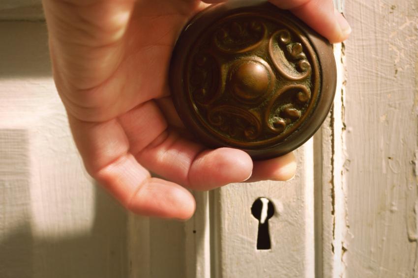 Wie lang Coronaviren auf Flächen überleben | Management-Krankenhaus